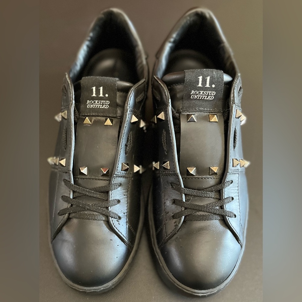 Valentino Garavani Noir Untitled Rockstud Sneaker